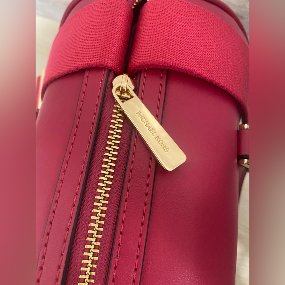 Michael Kors Carmine Pink MD Duffle Bag - Picture 5 of 10